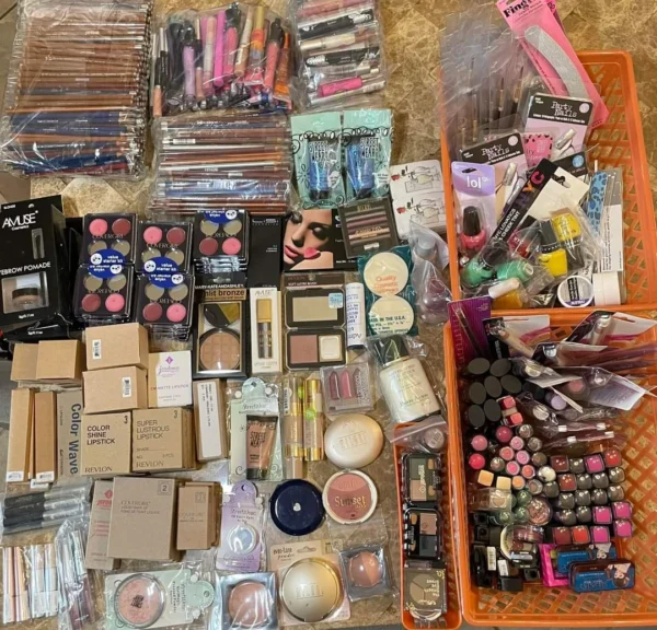 Cosmetic pallets