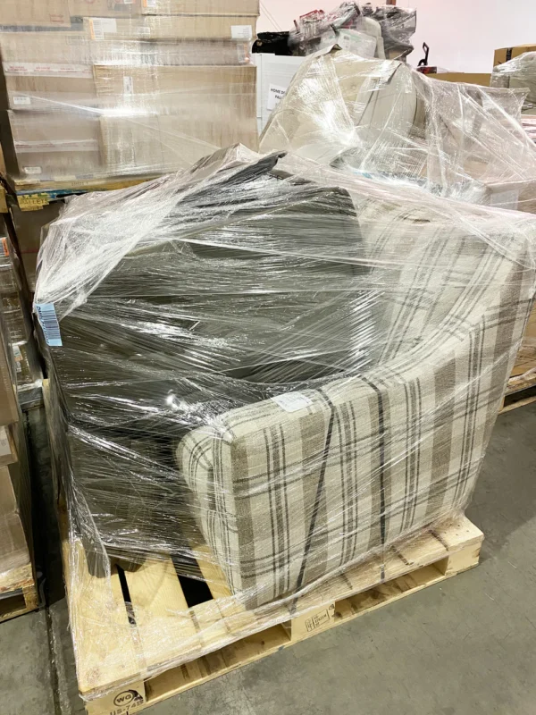 ostco Furniture pallet - Image 4